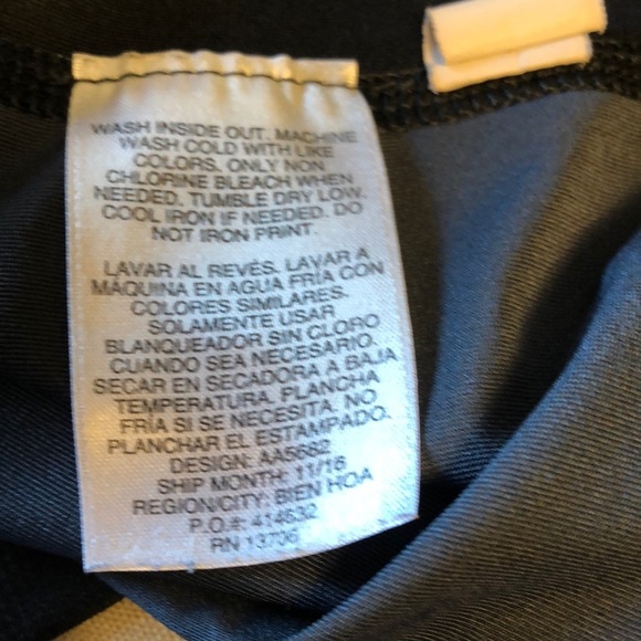 Adidas Men's Black and Gray Short Sleeve Tee - Picture 6 of 6